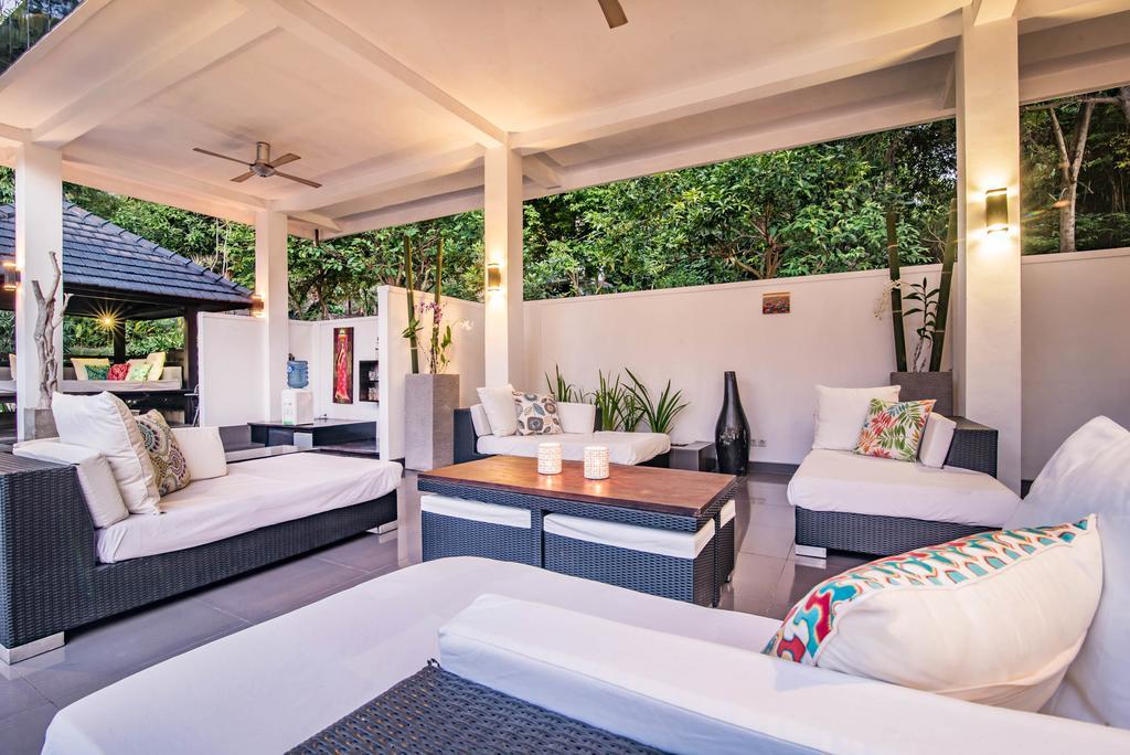 Stunning Villa Lily โลวินา ภายนอก รูปภาพ