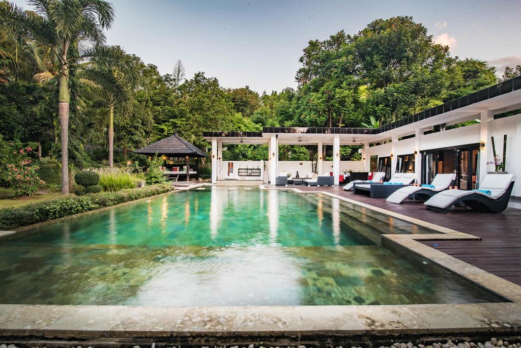 Stunning Villa Lily โลวินา ภายนอก รูปภาพ