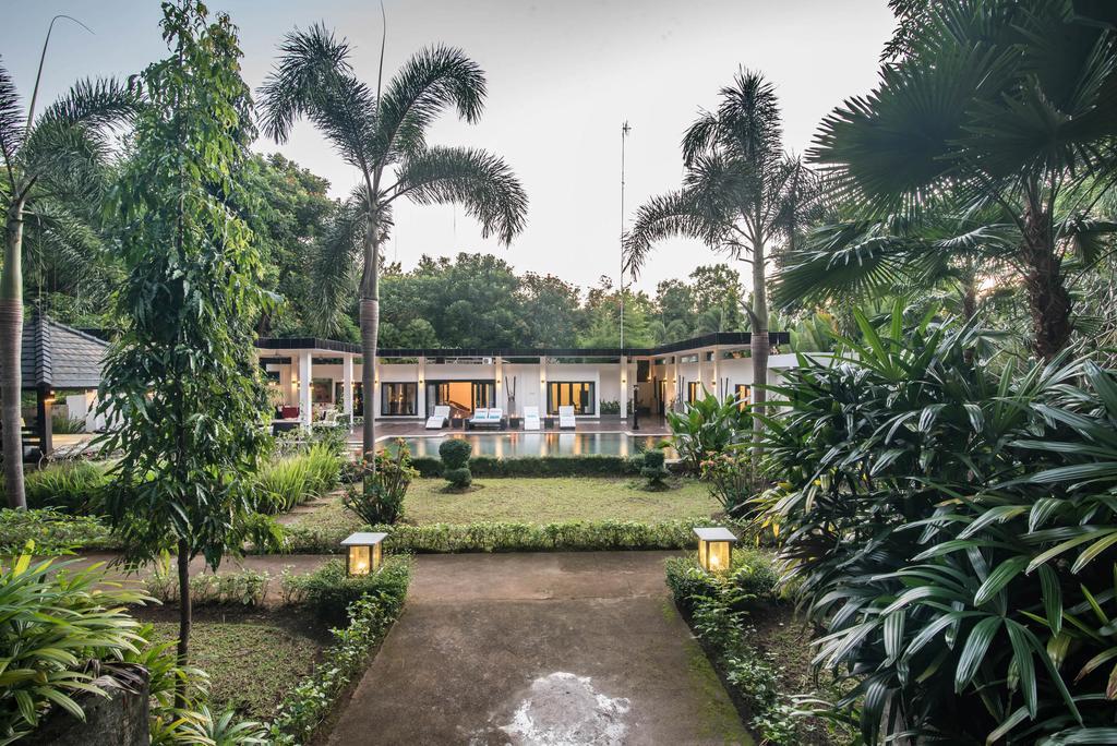Stunning Villa Lily โลวินา ภายนอก รูปภาพ