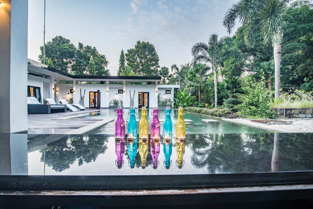 Stunning Villa Lily โลวินา ภายนอก รูปภาพ