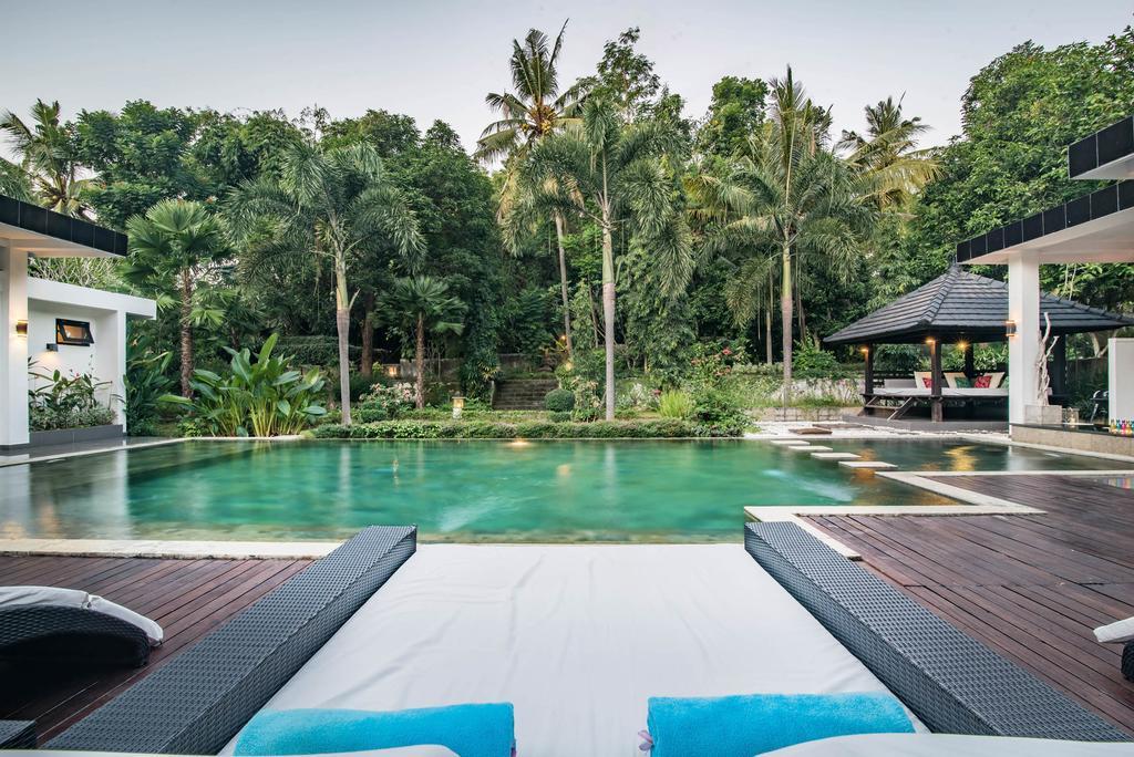 Stunning Villa Lily โลวินา ภายนอก รูปภาพ